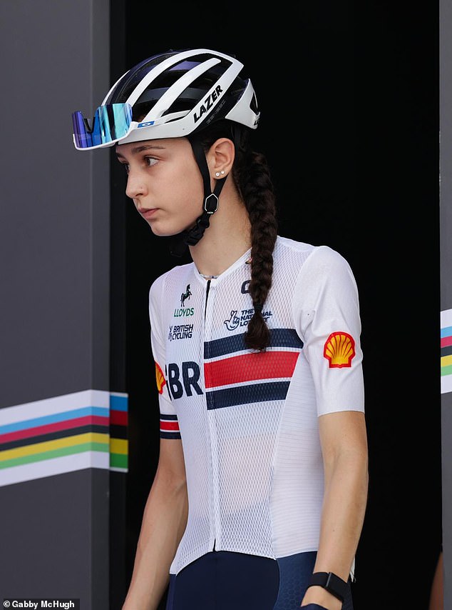 Un ciclista del equipo GB tiene demasiado miedo para andar en bicicleta por las calles de Londres: ladrones encapuchados han robado bicicletas por valor de más de £ 15,000.