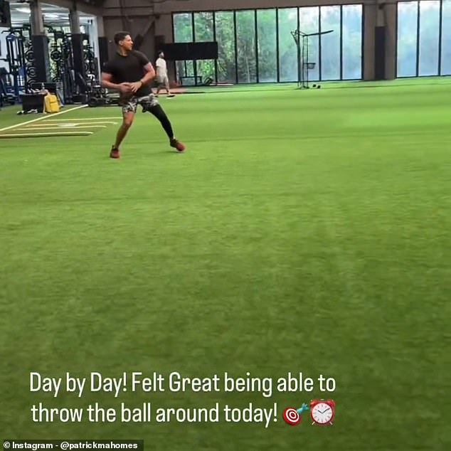 Los fanáticos de la NFL están en shock cuando Patrick Mahomes de los Chiefs comparte su increíble experiencia recuperándose de un desgarro del ligamento cruzado anterior (LCA).