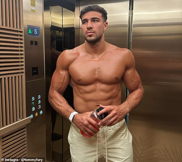 Tommy Fury se enfrentará al ‘hombre más fuerte del mundo’ en un extraño combate de boxeo por diferencia de peso TEN STONE