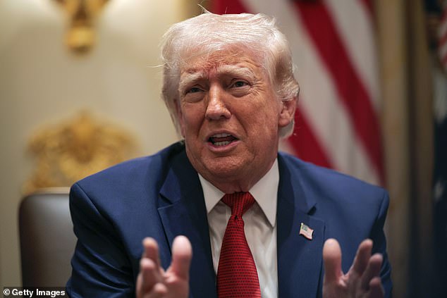 Trump se atribuye el mérito de que los Juegos Olímpicos prohibieran a los atletas transgénero participar en los Juegos de Los Ángeles 2028