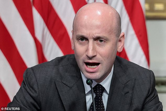 Un informante de Trump critica el gobierno en la sombra de Stephen Miller… y revela cómo el “titiritero” puede vencer al presidente: “Debe ser despedido”