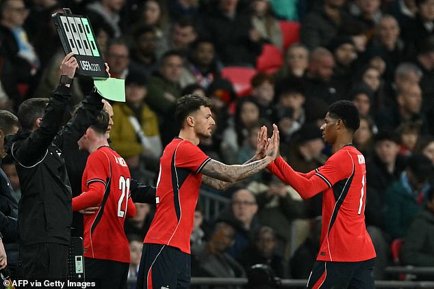 Thomas Tuchel critica a los muchachos de Inglaterra después de que Ben White recibiera una fría recepción en su regreso a los Tres Leones y luego tuviera un momento de héroe-villano en un frustrante empate con Uruguay.