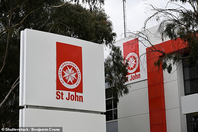 El servicio de ambulancia en una ciudad importante alcanza un “punto crítico de falla” ya que casi la mitad de las llamadas triple cero son abandonadas