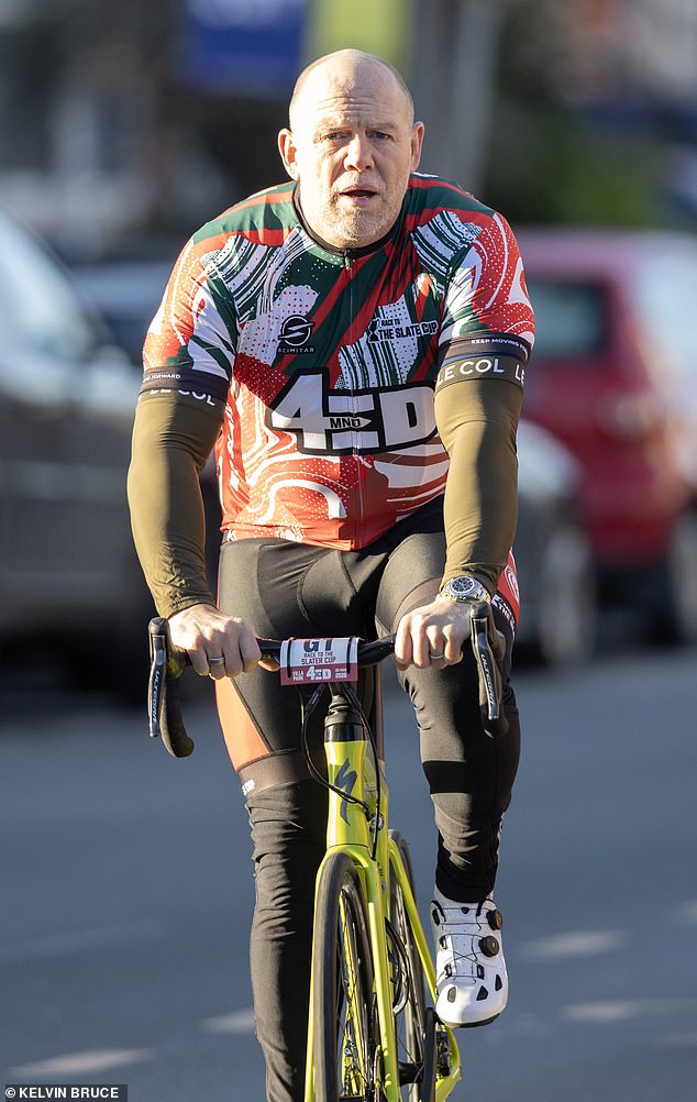 Mike Tindall y sus compañeros de equipo organizan un viaje benéfico en bicicleta al partido de rugby en honor a la ex estrella afectada por la MND, Ed Slater