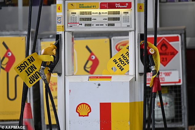 La AFL se está preparando para una temporada de fútbol que se verá afectada por la crisis de combustible de Australia, mientras la liga pronuncia una palabra que traerá terribles recuerdos a los fanáticos.