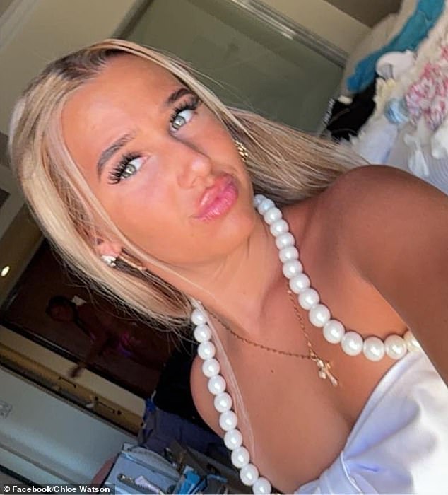 La familia de una colegiala de 16 años que fue asesinada a puñaladas en una “pelea por un niño” se enfrentará ante el tribunal a tres jóvenes acusados de su primer asesinato: otro niño, de 14 años, arrestado