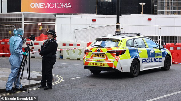 107508975-15689361-Police_visited_the_scene_in_Westminster_London_where_Farmanullah-m-27_1774801889010.jpg