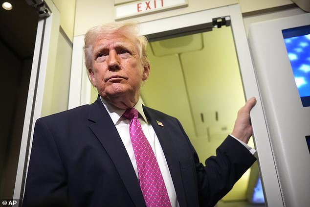 Trump dijo que podría tomar el petróleo de Irán y ocupar fácilmente la isla Kharg, ya que el número de tropas estadounidenses en Medio Oriente llega a 50.000.