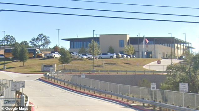 Niño de 15 años que mató a tiros a su maestra en una escuela secundaria de Texas, dice la policía