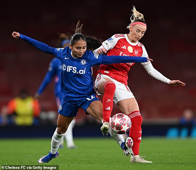 ‘Pensé que no jugaría… ¡ni marcaría un gol!’: ALYSSA THOMPSON sobre su salto millonario de Los Ángeles al Chelsea Women, congelar la vida en Londres, dejar atrás a su hermana y decidir el derbi del Arsenal
