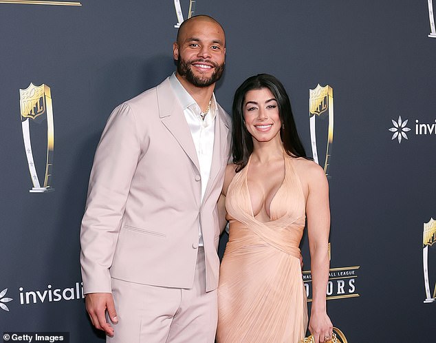 La última noticia de Dak Prescott llega de la mano del confidente de los Dallas Cowboys tras separarse de su prometida pocos días antes de su boda