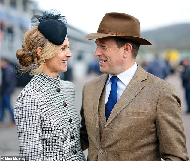 Peter Phillips y su prometida enfermera del NHS, Harriet Sperling, revelarán la lista de invitados reales para su boda el próximo mes, y Andrew no será invitado.