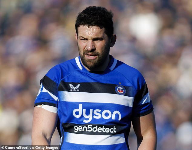 La estrella del rugby inglés Charlie Ewels revela que casi le amputan el pie debido a una infección