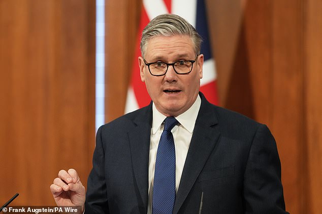 El primer ministro descarta el plan para ampliar la formación de médicos especialistas después de que BMA no convocara las huelgas