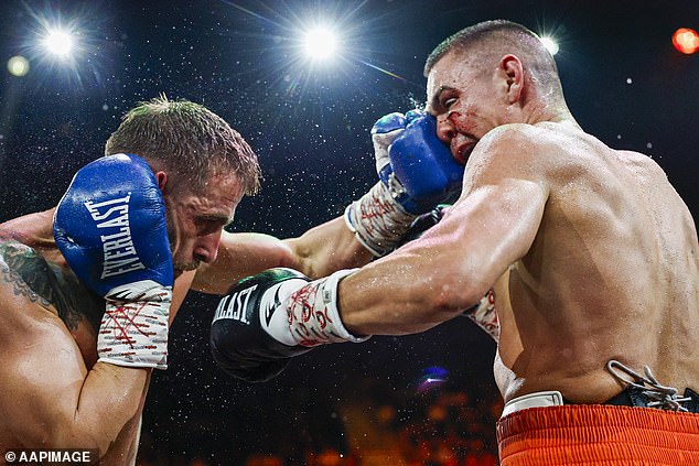 Drama tras la victoria de Tim Tszyu en el boxeo, que se corta seriamente, y Jeff Fenech DEJA la pelea