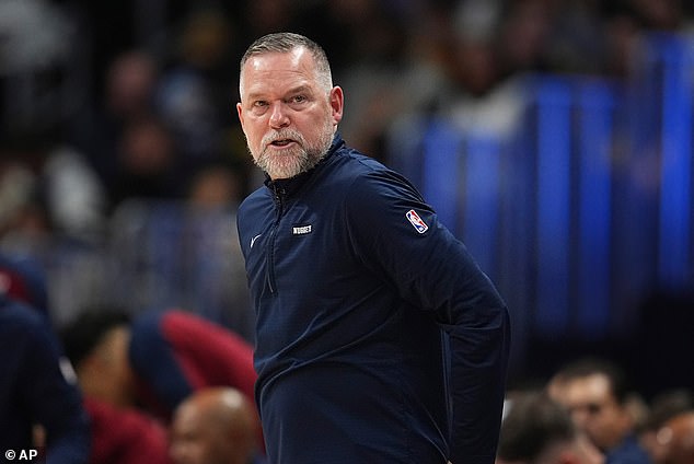 Se revela el salario del nuevo entrenador de baloncesto de Carolina del Norte, Michael Malone, a medida que se acerca al resultado final de Bill Belichick
