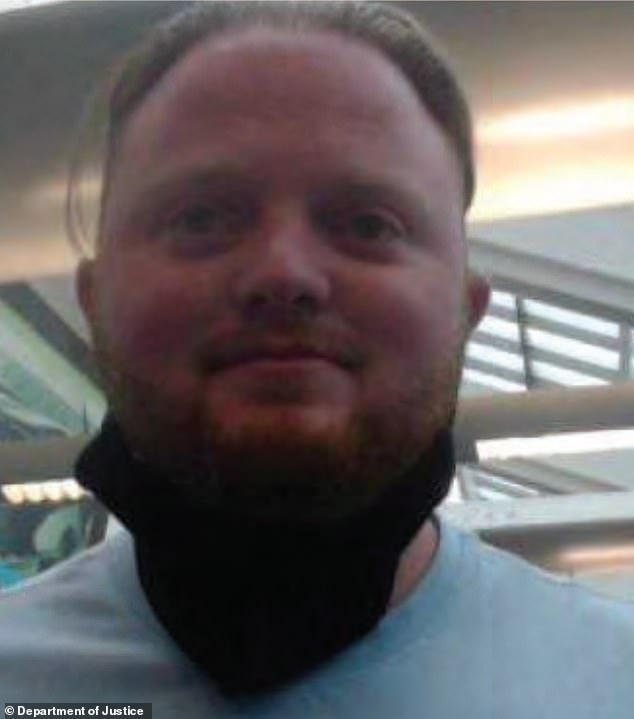 “Vendedor ambulante” irlandés encarcelado por amenazar a propietarios de viviendas de Nueva Inglaterra con 1,5 millones de dólares en reparaciones innecesarias… Su tía “una vez recogió un cubo lleno de dinero para Etiopía” pide clemencia.