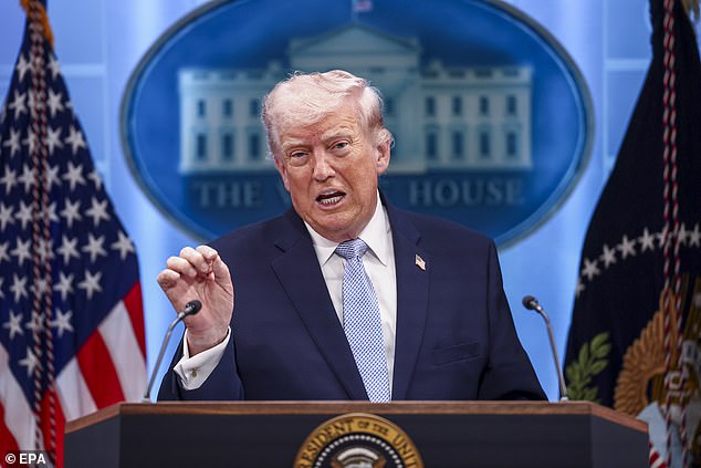 Trump celebra el “gran día para la paz mundial” mientras Estados Unidos negocia un acuerdo de alto el fuego de última hora para evitar una masacre final y trabajar hacia una tregua permanente.