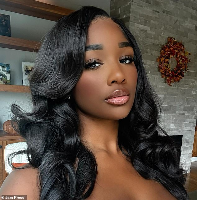 La feliz estrella de Internet, de 31 años, compartió un video de su novio proponiéndole matrimonio en la paradisíaca isla de Zanzíbar… seis días después de que ella muriera en circunstancias sospechosas.