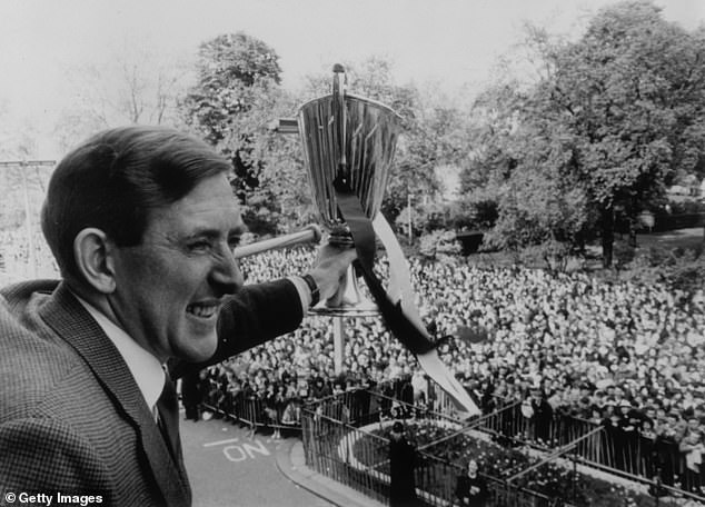 Con el Tottenham al borde de un humillante descenso y una desesperada falta de líderes en el norte de Londres, ¿cómo reaccionaría la leyenda del club Danny Blanchflower?, pregunta MATT BARLOW.