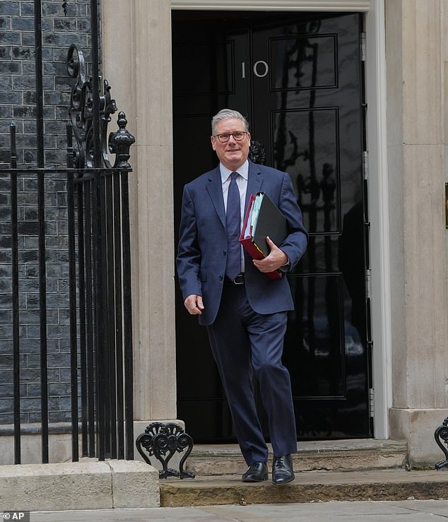 La responsabilidad es tuya, Kiir: los propios ministros del Primer Ministro se volvieron contra él y los parlamentarios laboristas ahora deben ir después de que sus “mentiras” de Mandelson fueran sensacionalmente expuestas.