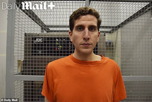 Las fotos del cuerpo de Bryan Kohberger perturban un tesoro invisible: desnudo e hinchado mientras se revela su discapacidad secreta… Vea sus cicatrices asesinas después de que las valientes víctimas se defendieran