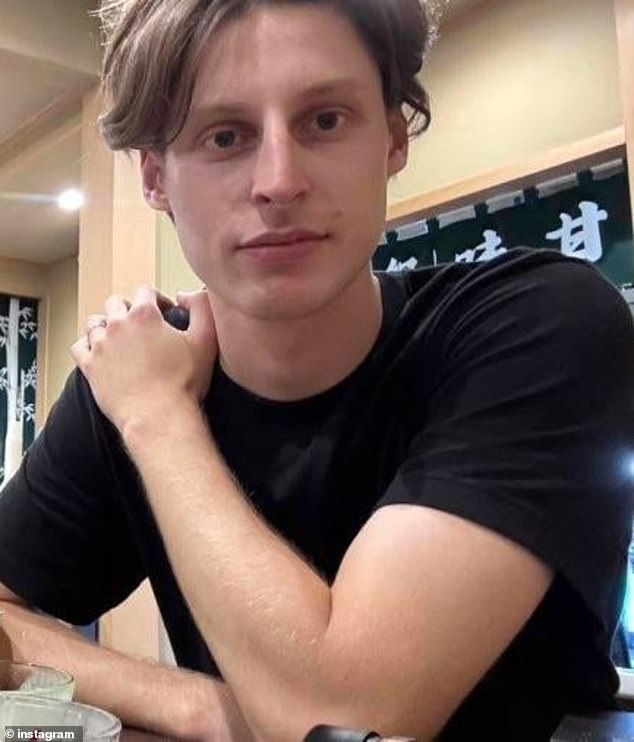 El joven millonario australiano Ben Pasternak ha sido acusado de agredir y estrangular a su novia la noche después de que terminó su relación.