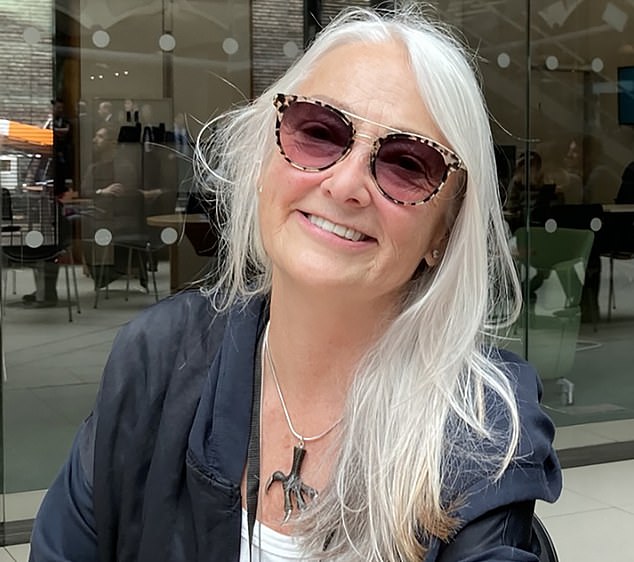 Activista de derechos del consumidor acusado de “difamación” por “ayudar a personas que no estaban contentas después de una cirugía ocular” en Optical Express