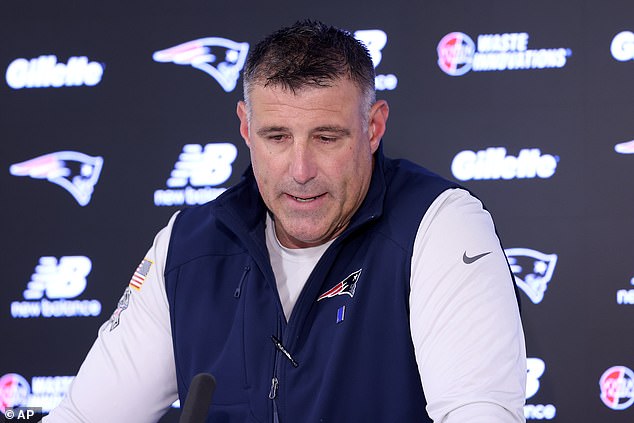 108050899-15760135-Vrabel_has_admitted_he_s_been_forced_to_have_difficult_conversat-a-8_1776974395938.jpg