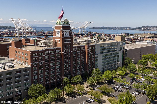 Starbucks está luchando por trasladar a los trabajadores despiertos de Seattle a su nueva sede en Tennessee