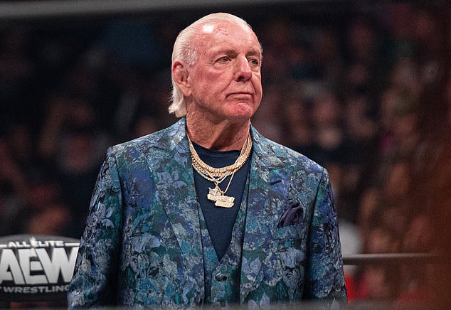 La leyenda de la WWE, Ric Flair, reveló que fue expulsado de WrestleMania por amenazar con golpear a un aspirante a luchador