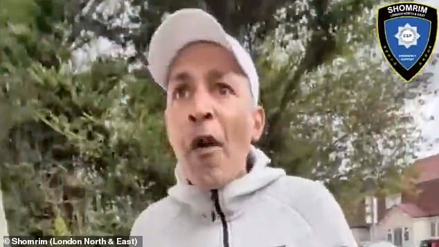 Un hombre que lanzó un ataque con carga racial contra judíos ortodoxos ha sido encarcelado durante 16 meses después de haber sido filmado supuestamente “matando bebés en Palestina”.