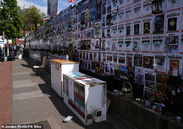 La policía antiterrorista está investigando otro ataque incendiario de Golders Green cuando un muro en memoria de los manifestantes muertos en Irán fue atacado durante la noche.