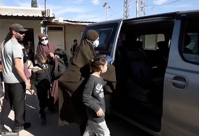 Monitorear a las novias de ISIS que regresan a Australia cuesta 2 millones de dólares cada una, y las autoridades tienen que asumirlo todos los días.