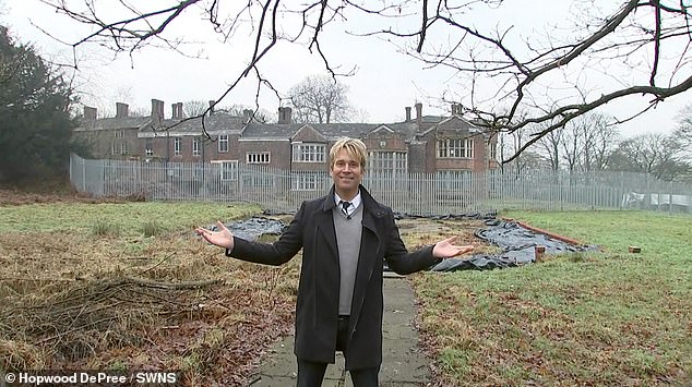 Cineasta de Hollywood envuelto en una intensa batalla judicial por la ruinosa propiedad familiar de ‘Downton Shabby’