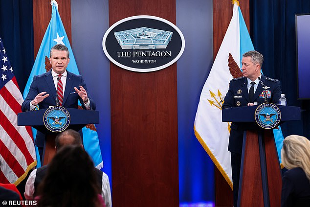 Pete Hegseth insiste en que el frágil alto el fuego no terminará incluso si Irán acepta 10 fuerzas de ataque… y Trump considera más ataques