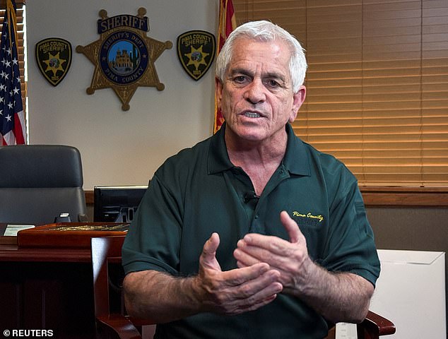 La sheriff Nancy Guthrie dice que tiene información ‘secreta’ sobre el secuestro que no ha sido compartida y aún cree que se realizarán arrestos
