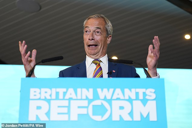‘Me voy a Downing Street’: Nigel Farage celebra la masiva victoria electoral local del partido como líder reformista