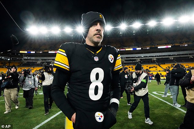 Aaron Rodgers está tomando una decisión final sobre su futuro en la NFL después de dejar a los Pittsburgh Steelers en el limbo durante meses