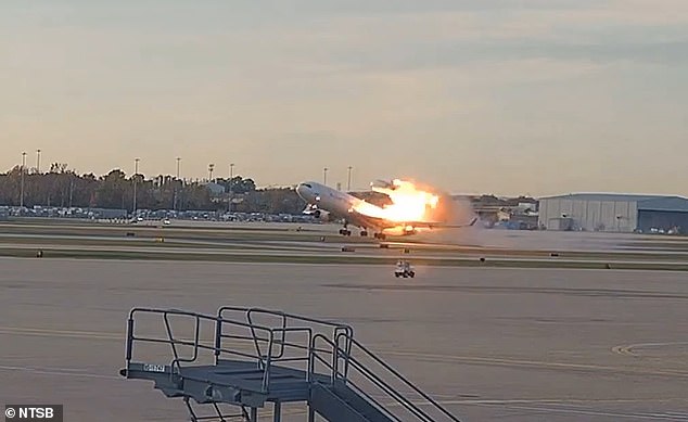 Un avión con tripulación de UPS quedó fuera de servicio debido a una fuga de combustible… un accidente con una bola de fuego y una falla fatal que mató a 15 personas los llevaron a un avión de reemplazo solo para tripulación.
