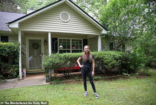 108727857-15830803-Ansley_Brown_27_stands_outside_the_Georgia_home_where_she_grew_u-a-99_1779218768433.jpg