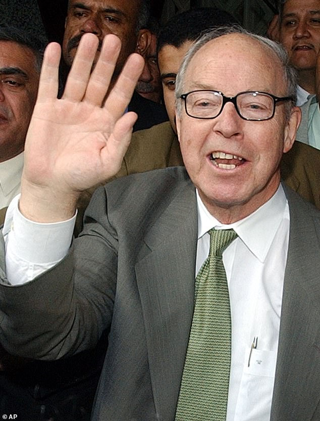 Hans Blix recorrió Irak hace dos décadas en busca de armas de destrucción masiva: ahora tiene una advertencia muy clara para Trump y el “despreciable” Hegseth