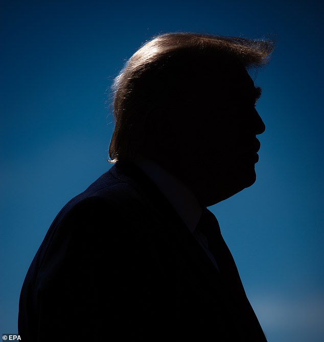 La intromisión de Trump en las elecciones podría ser contraproducente espectacularmente, revelan los votantes en una encuesta impactante mientras despide a los legisladores “traidores”