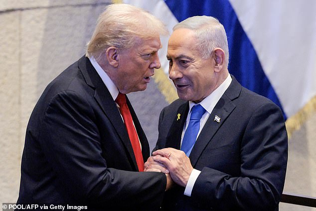 Trump y Netanyahu chocan en una llamada telefónica secreta ‘dramática’ sobre el ataque a Irán mientras se revela un complot fallido para derrocar al régimen de Teherán