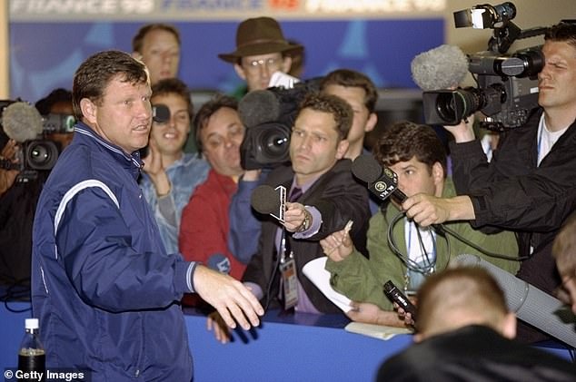 El secreto del sexo sucio que la selección estadounidense del Mundial de 1998 prometió llevarse a la tumba… trampas ruinosas y el deseo humillante de “llevar uno para el equipo”