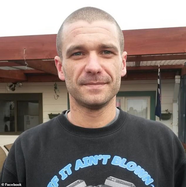 El asesino de la policía Lee Sushams ha sido encarcelado durante 40 años después de matar a tiros al agente Keith Smith mientras intentaba entregar una notificación de recuperación.