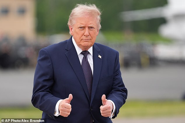 La administración Trump ha anunciado restricciones dramáticas a las solicitudes de tarjetas verdes.
