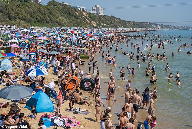 Hace calor, calor, calor… Gran Bretaña alcanzará los 32°C hoy y experimentará la primera “noche tropical” de mayo mientras se baten récords de calor