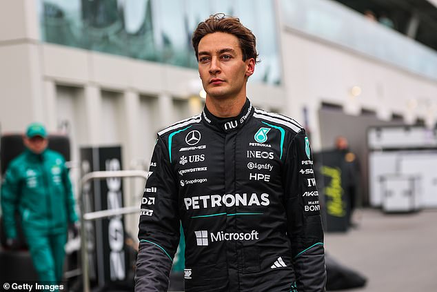 El caliente George Russell suelta furiosamente el equipo de la cabina durante un accidente en la pista después de una dramática retirada anticipada del GP de Canadá
