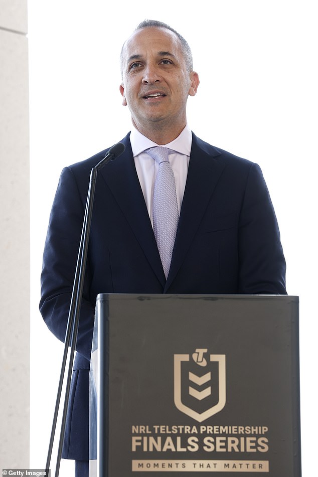 El mundo del fútbol está atónito cuando el jefe de la NRL, Andrew Abdo, dimitió y se pasó al tenis.